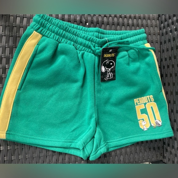 Peanuts Pants - Snoopy Short,Peanuts Green Shorts with Yellow Stripes.